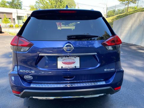 Used 2019 Nissan Rogue SV w/ Premium Package image 3