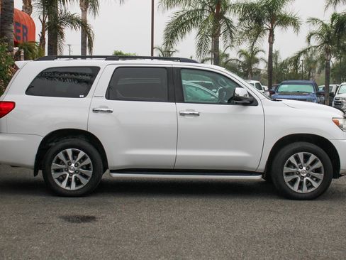Used 2017 Toyota Sequoia Limited w/ Safety & Convenience Package image 13