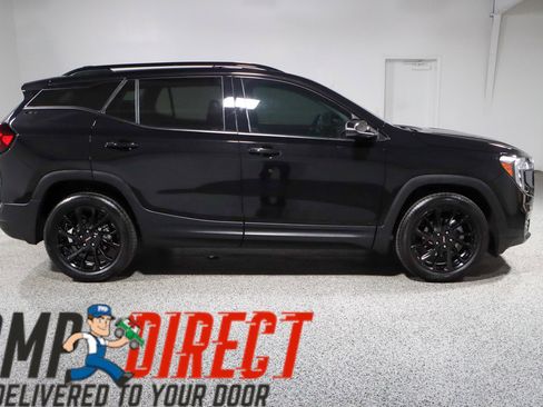 Used 2023 GMC Terrain SLT w/ Elevation Edition image 6