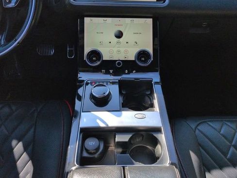 Used 2018 Land Rover Range Rover Velar R-Dynamic SE image 18