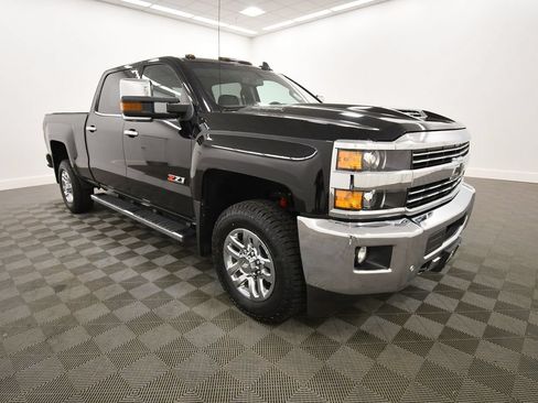 Used 2019 Chevrolet Silverado 2500 LTZ w/ Duramax Plus Package AWD/4WD image 10