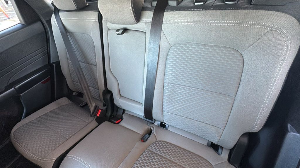 Certified 2022 Ford Escape SE w/ SE Sport Appearance Package FWD image 23