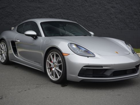 Certified 2025 Porsche 718 Cayman GTS RWD image 9