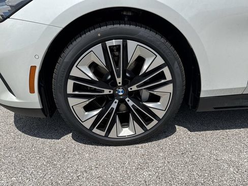 Certified 2026 BMW 530i xDrive w/ Premium Package AWD/4WD image 14
