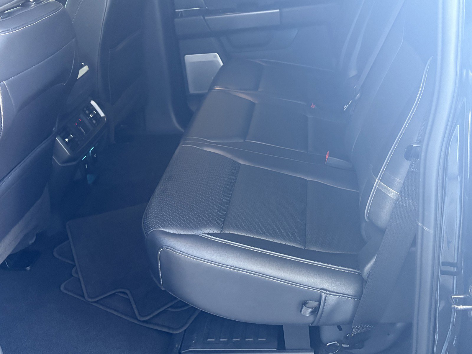 Used 2024 Ford F150 Lariat w/ Equipment Group 502A High AWD/4WD image 26