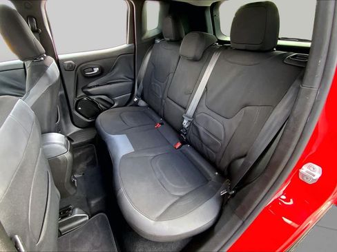 Used 2017 Jeep Renegade Altitude FWD image 20