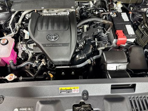 Used 2025 Toyota Highlander XSE AWD/4WD image 29