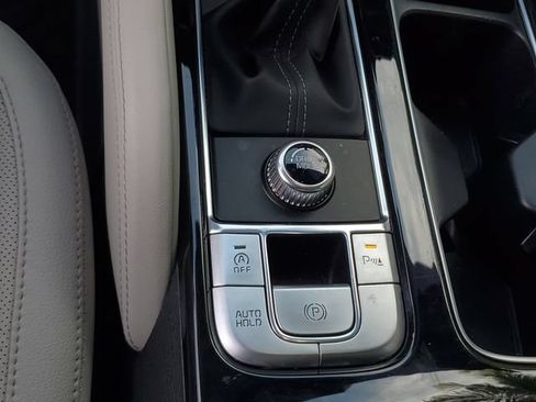 Certified 2023 Kia Telluride EX w/ EX Captain's Chair Package FWD image 28