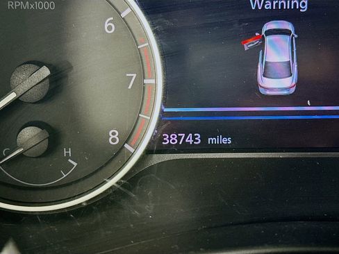 Certified 2023 Nissan Sentra SR w/ SR Premium Package image 18