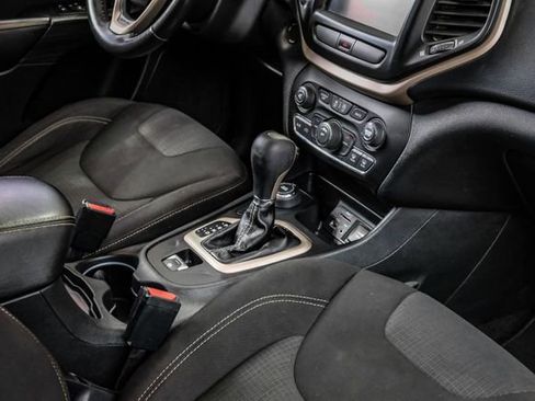 Used 2016 Jeep Cherokee Latitude image 17