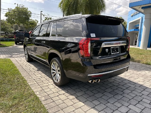 Used 2023 GMC Yukon XL Denali AWD/4WD image 33