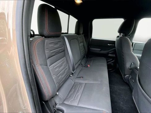 Used 2023 Nissan Frontier PRO-4X w/ Technology Package image 17