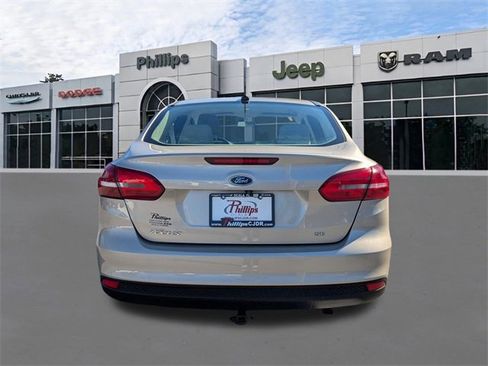 Used 2017 Ford Focus SE image 4