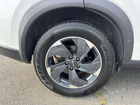 Used 2024 Nissan Rogue SV FWD image 32