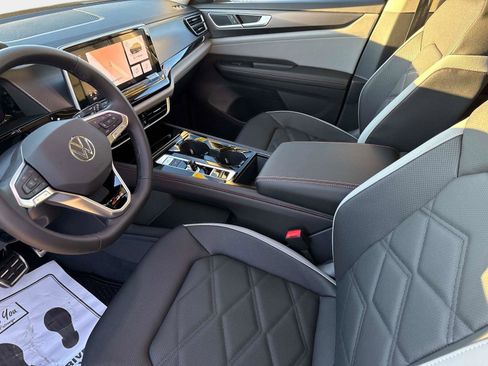 New 2026 Volkswagen Atlas Peak Edition image 21