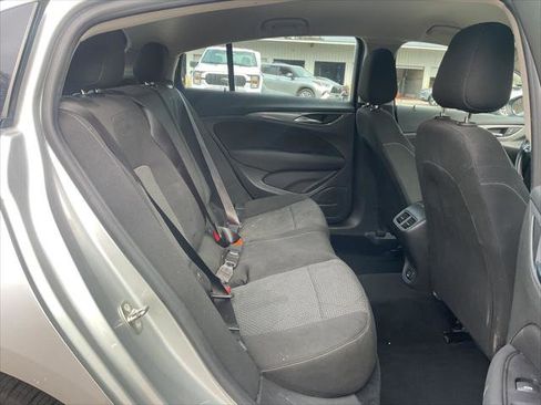 Used 2018 Buick Regal Preferred image 27