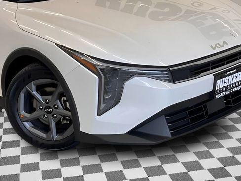 Used 2025 Kia K4 LXS image 27