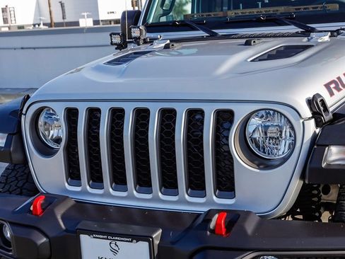 Used 2023 Jeep Gladiator Rubicon w/ Trailer Tow Package AWD/4WD image 6