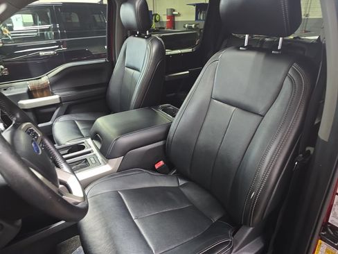 Used 2019 Ford F150 Lariat w/ Equipment Group 502A Luxury AWD/4WD image 15