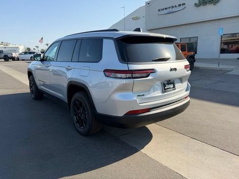 New 2026 Jeep Grand Cherokee L 4WD image 5