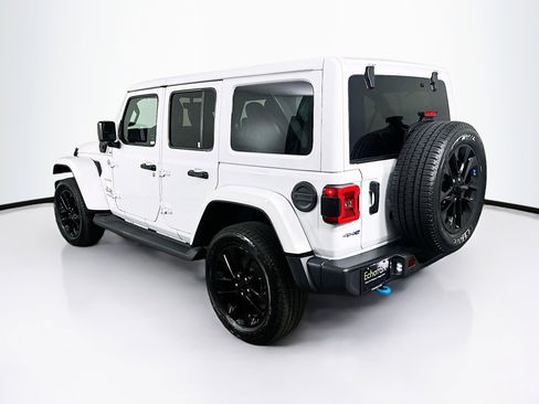 Used 2022 Jeep Wrangler Sahara w/ Cold Weather Group image 5