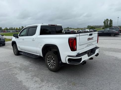 Used 2022 GMC Sierra 1500 AT4 w/ AT4 Preferred Package AWD/4WD image 3