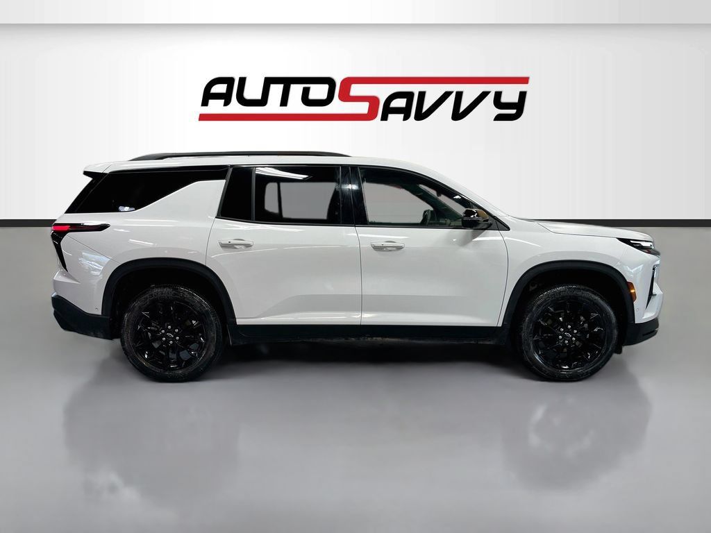 Used 2024 Chevrolet Traverse LT w/ Enhanced Driving Package AWD/4WD image 8