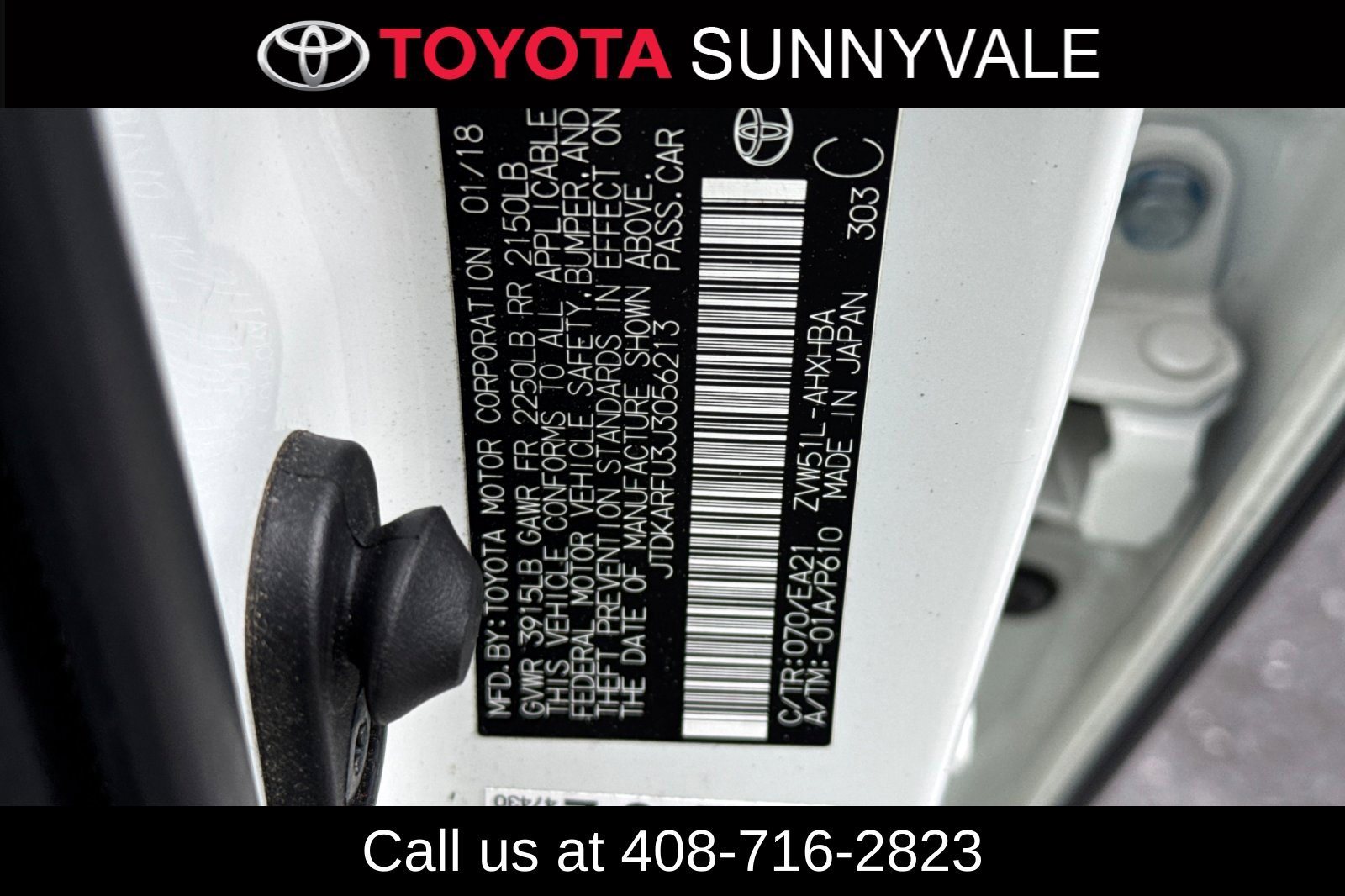 Certified 2018 Toyota Prius Three Touring FWD image 31