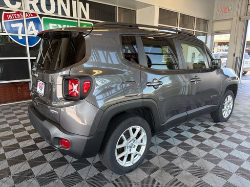 Used 2020 Jeep Renegade Latitude AWD/4WD image 6