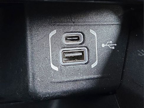 Used 2024 Jeep Compass Latitude image 19