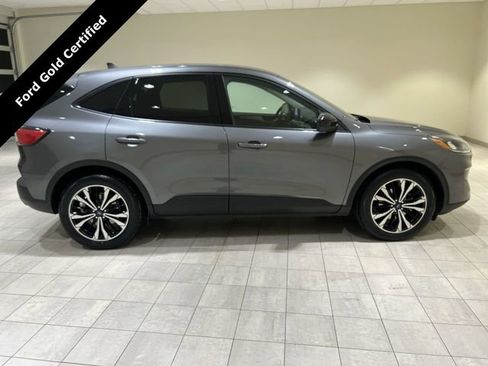 Certified 2022 Ford Escape SE w/ SE Sport Appearance Package image 6