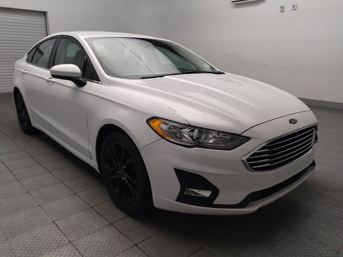 Used 2020 Ford Fusion SE w/ Equipment Group 151A FWD image 13