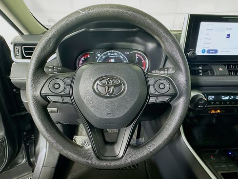 Used 2025 Toyota RAV4 XLE FWD image 15