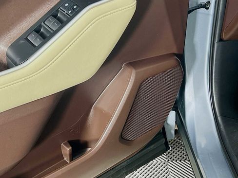 Used 2021 Toyota Highlander XLE image 19