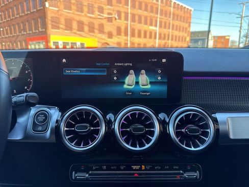 Certified 2023 Mercedes-Benz GLB 250 4MATIC w/ Premium Package image 33