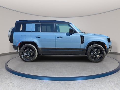 New 2026 Land Rover Defender 110 X-Dynamic SE image 4