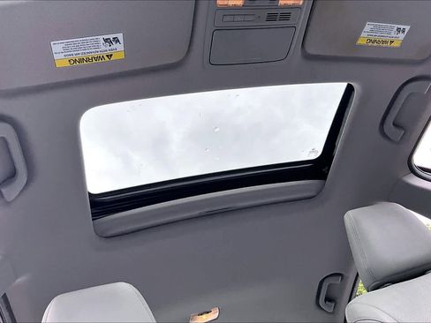 Used 2017 Honda Accord Touring image 14