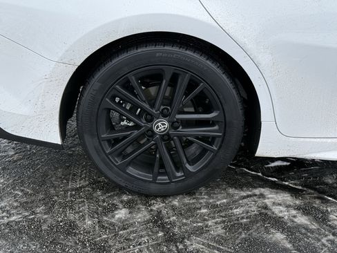 Used 2025 Toyota Camry SE image 11