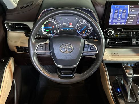 Used 2022 Toyota Highlander Platinum AWD/4WD image 15