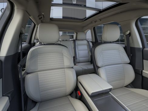 New 2026 Lincoln Nautilus Reserve AWD/4WD image 10