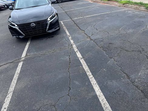Used 2025 Nissan Altima 2.5 SV FWD image 57