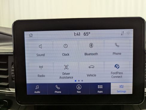 Used 2024 Ford Explorer XLT w/ Equipment Group 202A AWD/4WD image 28