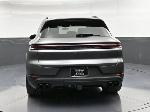Certified 2025 Porsche Cayenne image 7