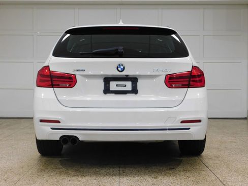 Used 2019 BMW 330i xDrive Wagon AWD/4WD image 5