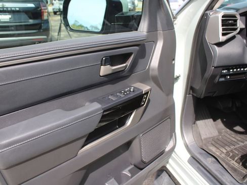 Used 2024 Toyota Tundra Limited image 25