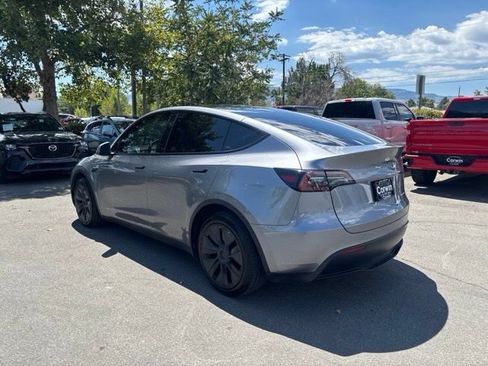 Used 2025 Tesla Model Y Long Range AWD/4WD image 4