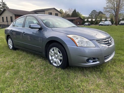 Used 2010 Nissan Altima 2.5 S image 5
