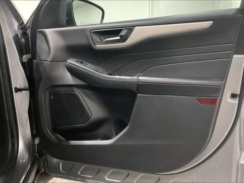 Used 2022 Ford Escape SE FWD image 22