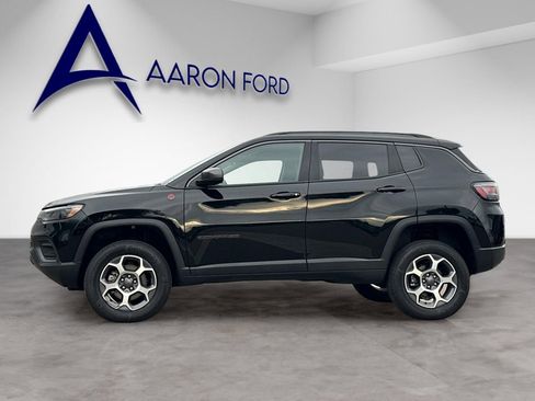 Used 2022 Jeep Compass Trailhawk w/ Trailhawk Elite Group image 3