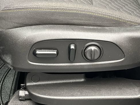 Used 2019 Chevrolet Equinox LT image 9